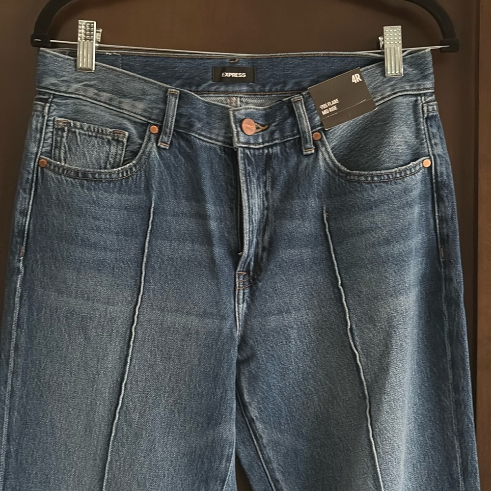 Expressss 70’s flare mid rise new with tag